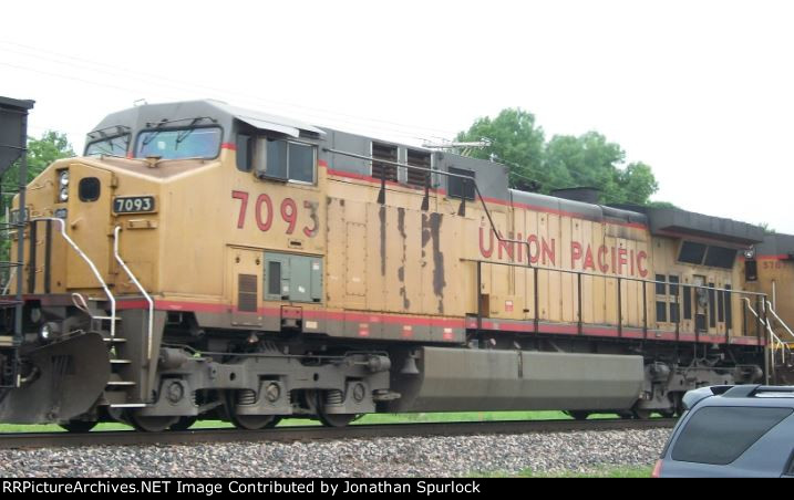 UP 7093, conductor's side view